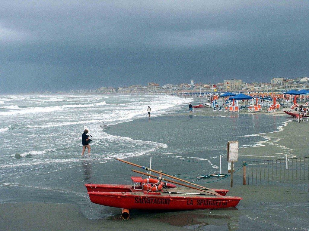Pioggia e temporali: allerta per lunedì 16 luglio su tutta la Toscana 