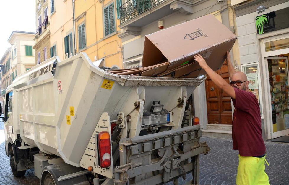 Rifiuti, la tariffa puntuale parte dalle zone industriali 