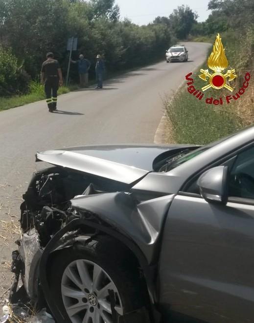 Scontro alla Selva Nera tra un’auto e un Suv Paura per nonno e nipoti 