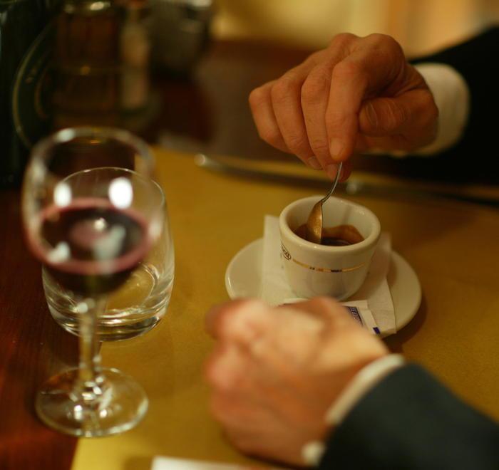 Stop a bar, locali e ristoranti mascherati da falsi circoli 