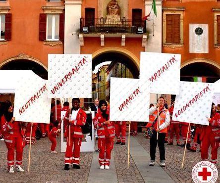 Compleanno speciale per gli “angeli” della Croce Rossa 