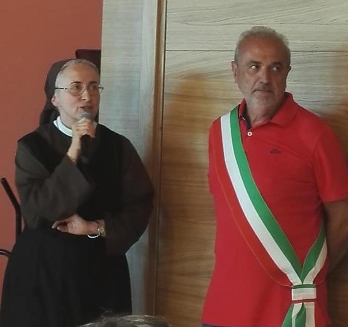 Un’adesione trasversale tra politici, migranti e cittadini 