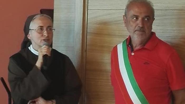 Un’adesione trasversale tra politici, migranti e cittadini
