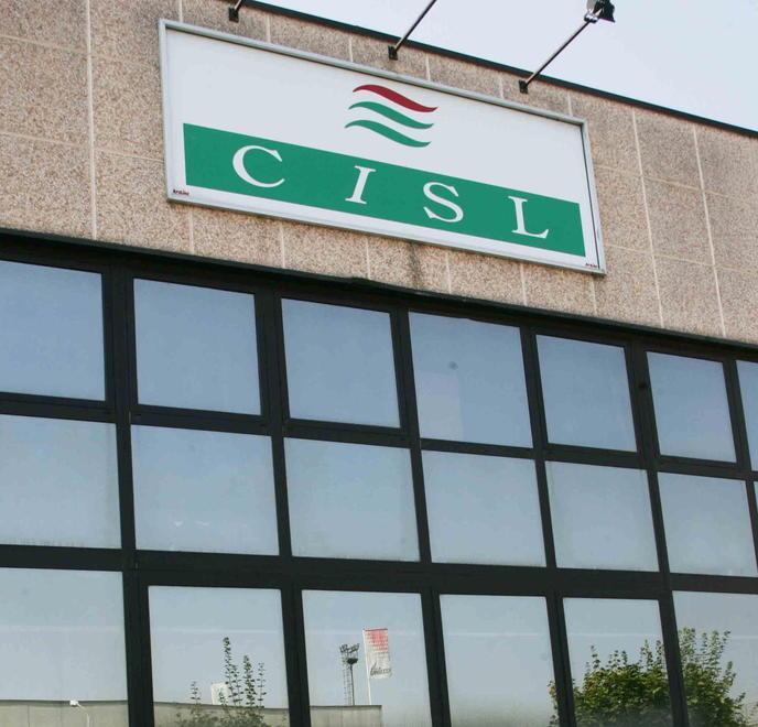 I ladri si nascondono nell’ufficio dei redditi e svuotano il Caf Cisl