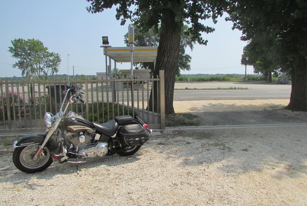 La gita sulle Harley finisce all’ospedale, scontro tra amici provoca due feriti 