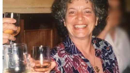 Maria Giovanna Tonelli Coli: il brindisi nel giorno in cui finì di insegnare