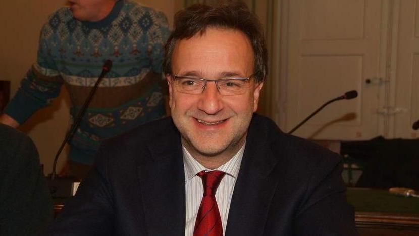 Castelnuovo: la giunta all’attacco dell’Asl per la dialisi trasferita