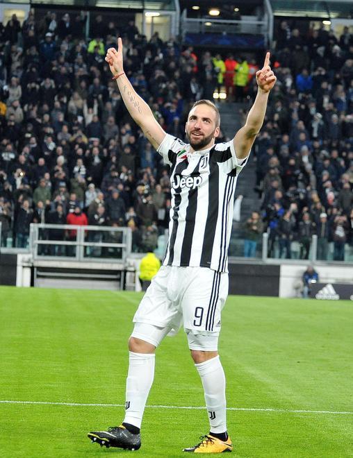 Sarri punta la serie A Higuain e Alisson le priorità del Chelsea 