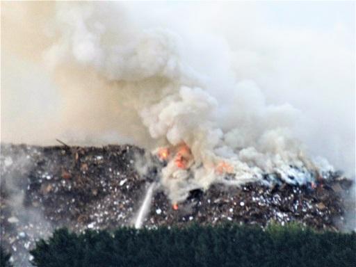 L'incendio alla Kastamonu è ancora attivo