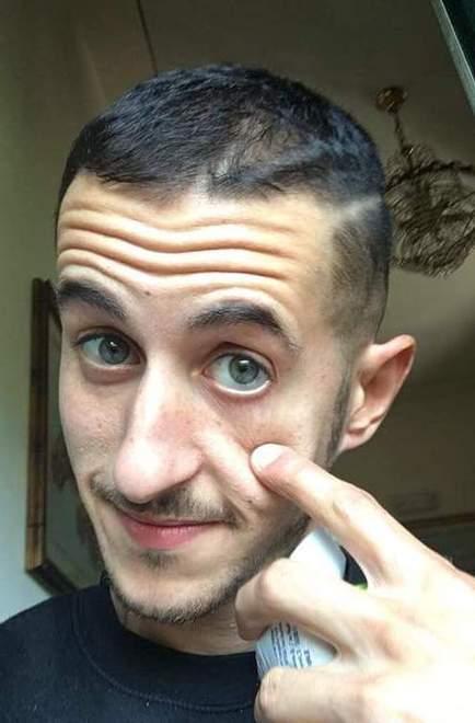 Una panchina per Mauro nel parco dove si trovava con gli amici a Stabbia