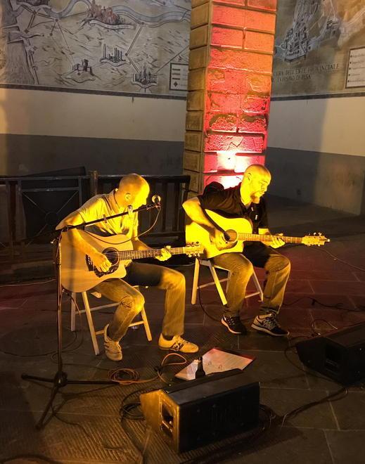Cena all’aperto e musica nelle vie e nelle piazze del centro di San Miniato 