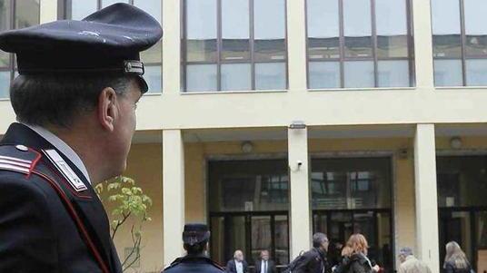 «Così picchiava me e i ragazzi». Le accuse al marito violento