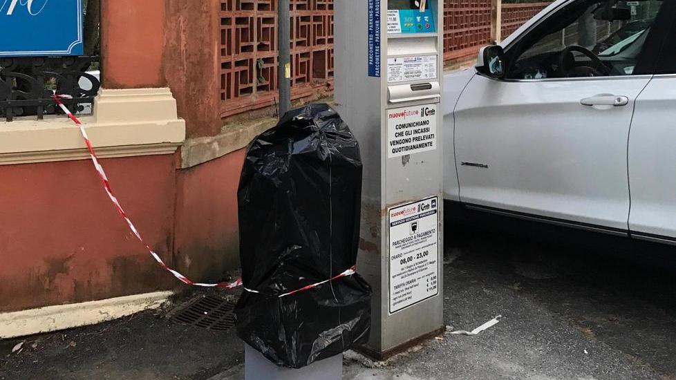 Parcheggi, ok al bancomat ma i parcometri non ci sono