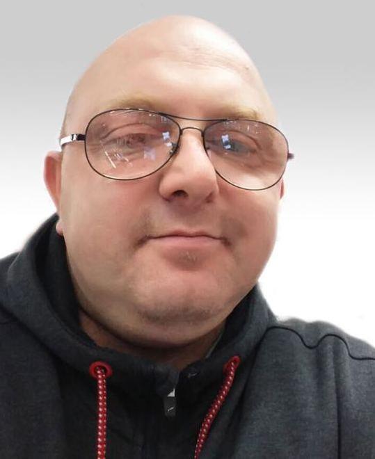 Ciclista morto a 44 anni questa mattina i funerali