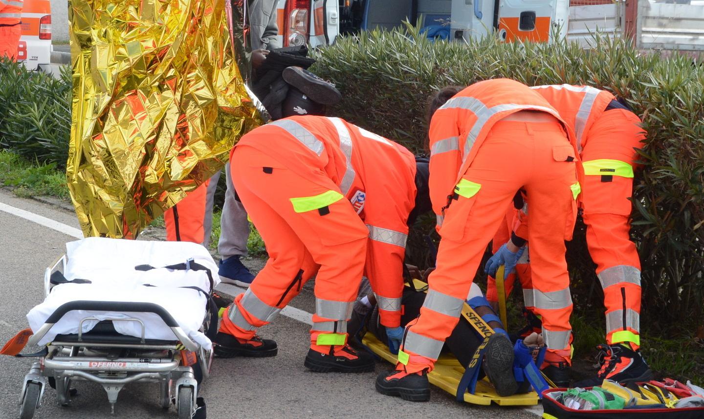 Vola con la sua moto in rianimazione un uomo di 36 anni