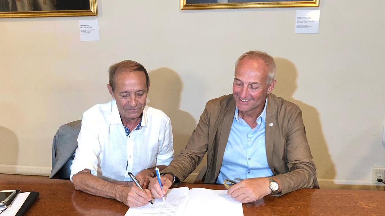 L'assessore Luigi Biancalani ed il presidente della Pubblica Assistenza Livio Benelli