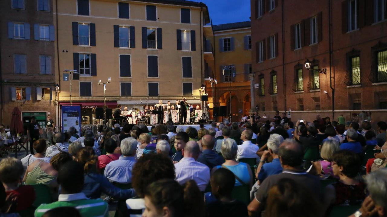 Serate di musica e tango Apre il salotto di piazza XX Settembre a Modena