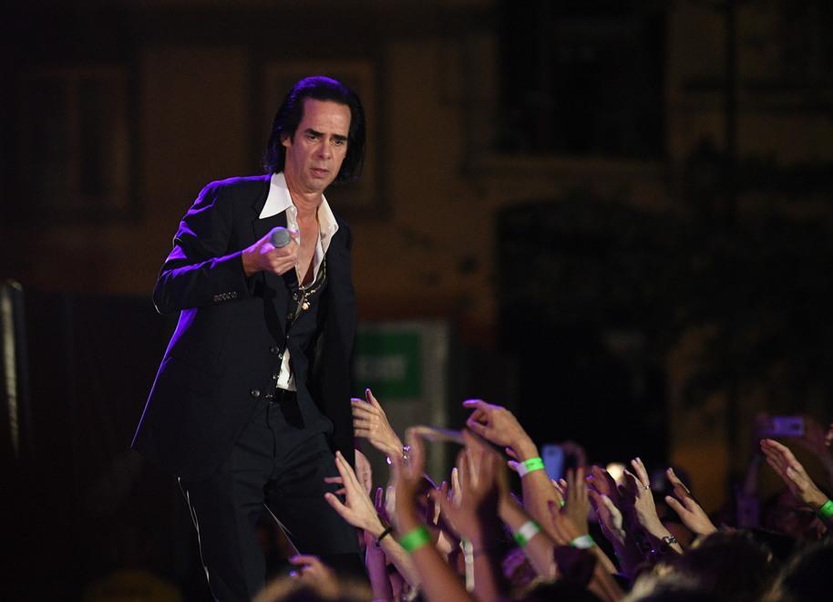 Romantico e cupo: Nick Cave magnetizza Lucca 