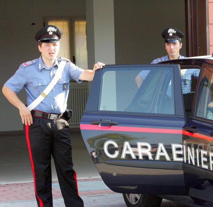 Rapina la vicina con spray al peperoncino 
