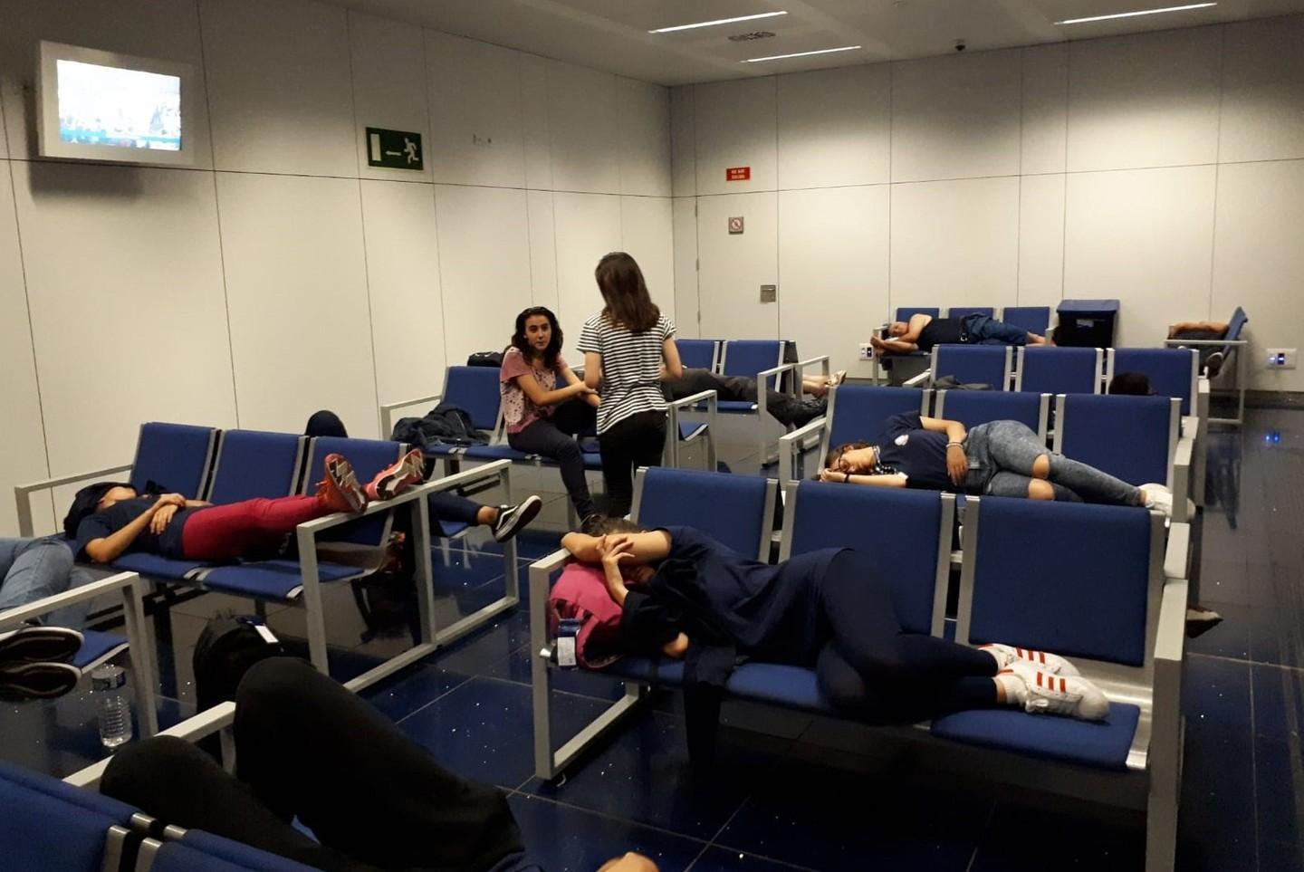 Odissea per 238 pellegrini lasciati a terra dalla nave 