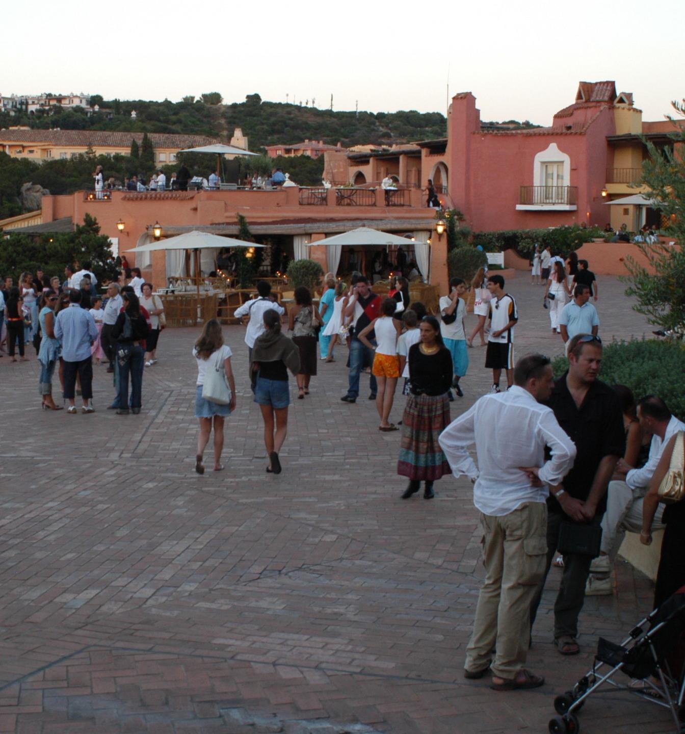 Non paga gli affitti di un locale a Sardegna Resorts: a processo