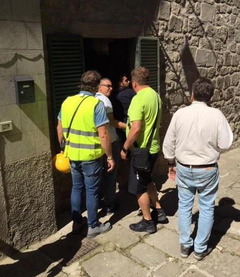 Sono ancora in albergo le famiglie evacuate dopo il crollo dei solai