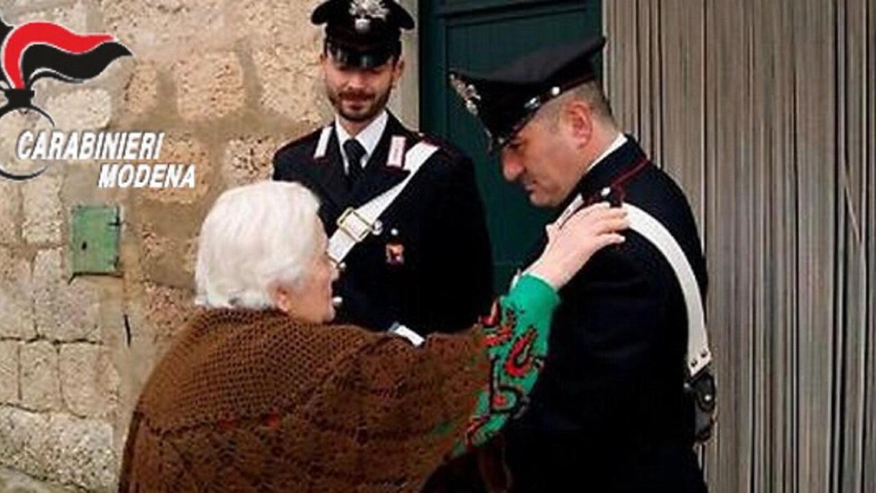 Un'anziana era la vittima predestinata di due truffatori