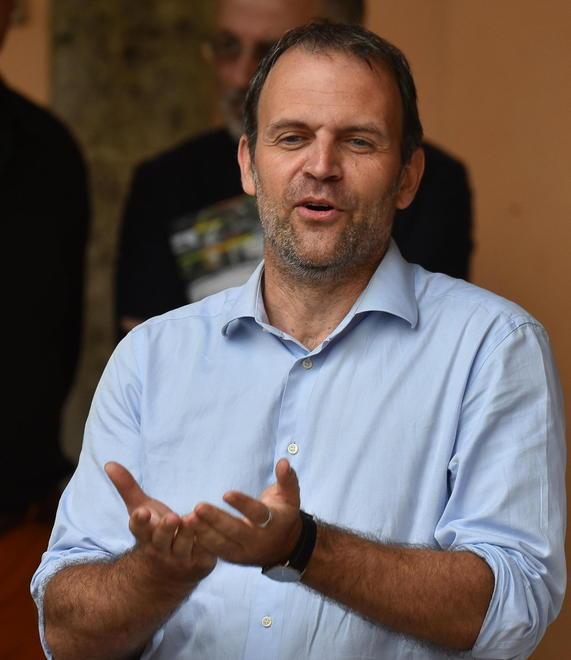 Papa: «Idea coerente con il clima della città» Tancredi è critica 