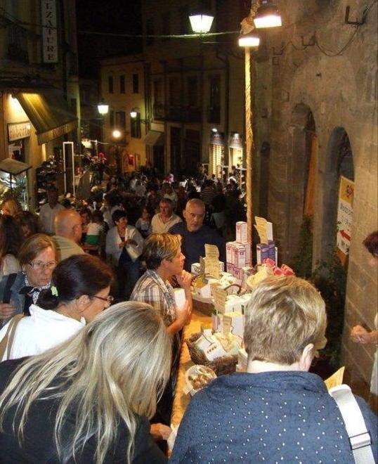 La banda della Finanza suona a Castelnuovo «Orchestra di qualità»