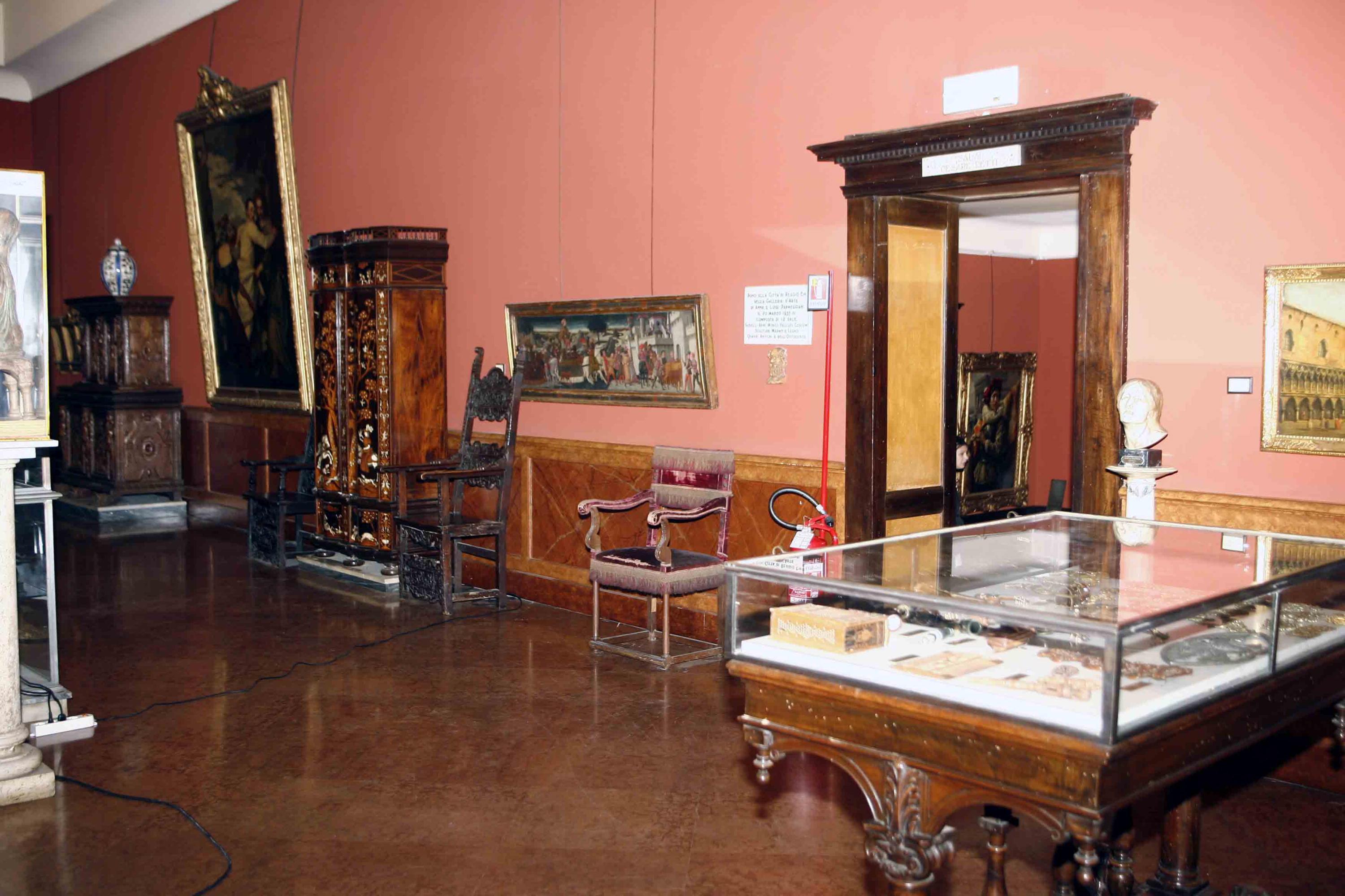 A processo il “Lupin di Reggio Emilia” che rubò i gioielli del museo 