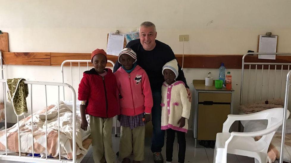 Il dottore del sorriso vola in Kenya