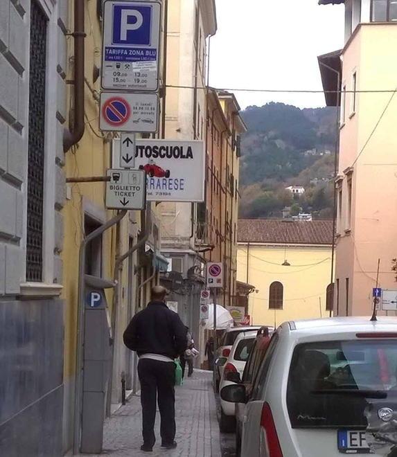 Via dal centro storico 60 posti a pagamento Saranno portati a Marina
