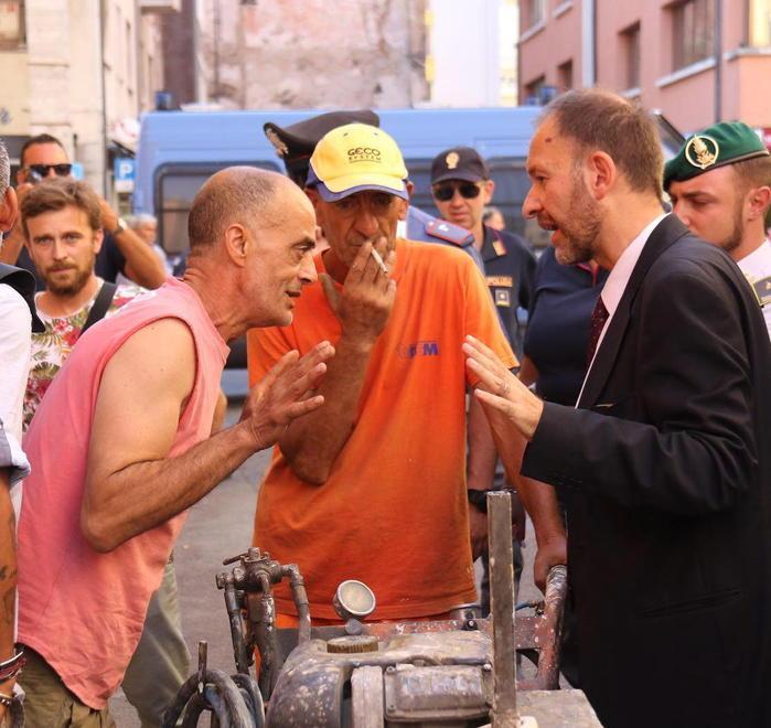 Si sblocca il braccio di ferro con gli ambulanti allontanati 