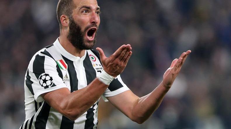 Juve, Higuain e Rugani in partenza per Londra La Roma su Malcom