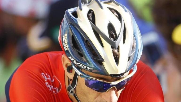 Nibali buttato giù sull’Alpe d’Huez il suo Tour è già finito