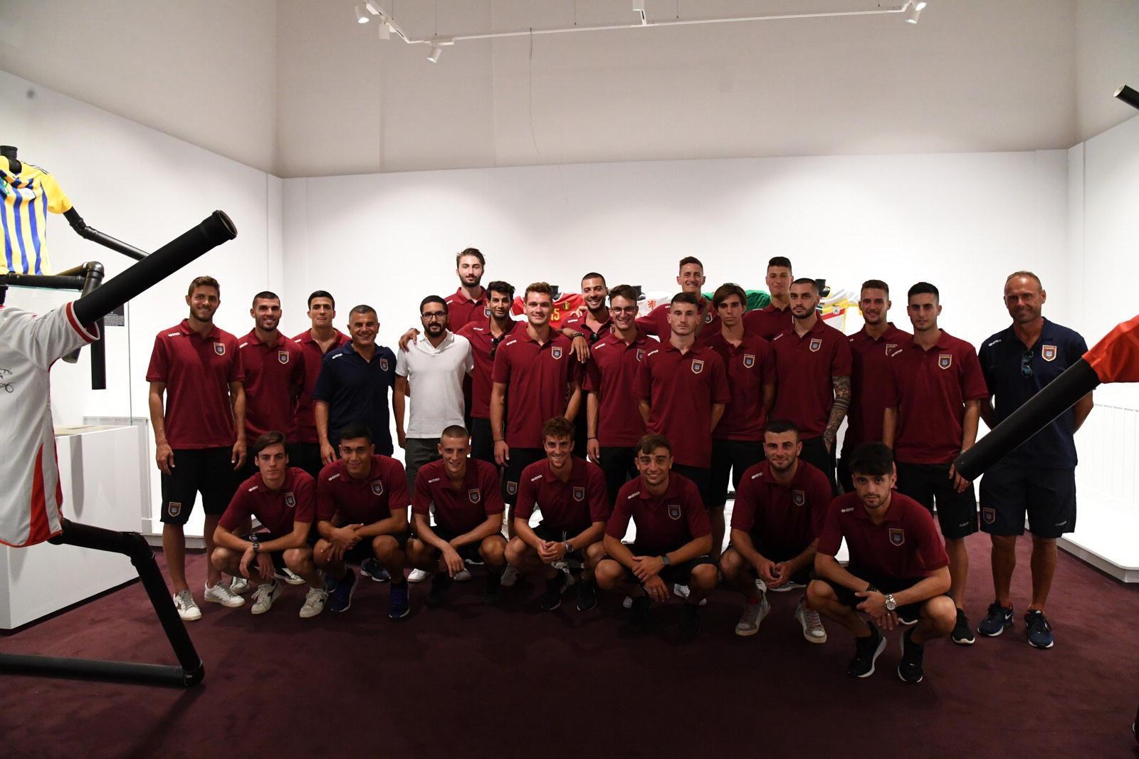 I giocatori del Pontedera alla mostra al Palp