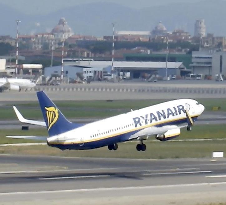 Lavoratori pisani pronti a scioperare, ma i voli sono quasi tutti blindati 