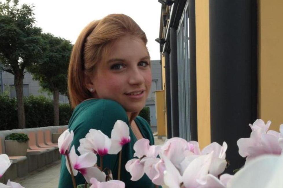 Tanti palloncini in cielo per dire addio a Chiara 