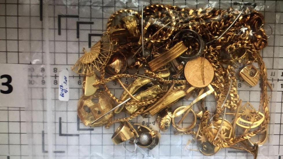 Ricettazione, due orefici vogliono patteggiare la pena 