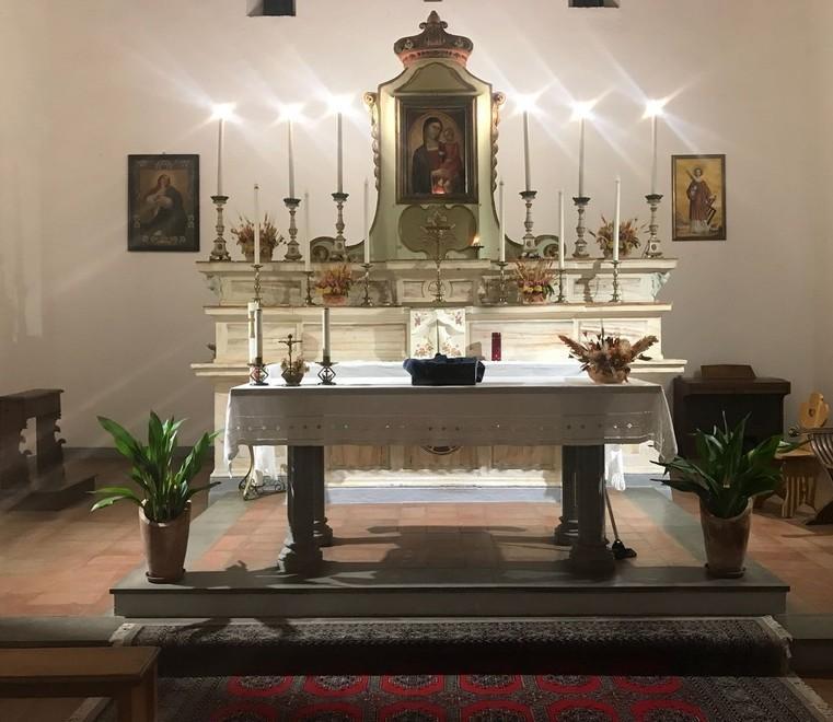 Due gattini abbandonati sull’altare della chiesa Lo strano caso di Pescina 