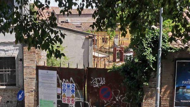 Ferrara, cambia destinazione l’ex studentato per ospitare profughi