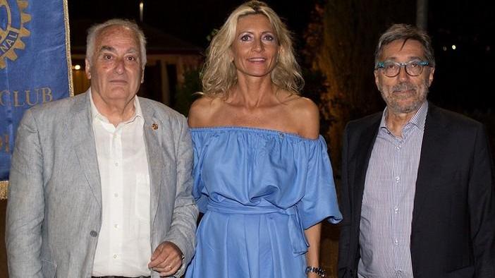 Tremila euro donati ad Astro con le maglie dei big all’asta