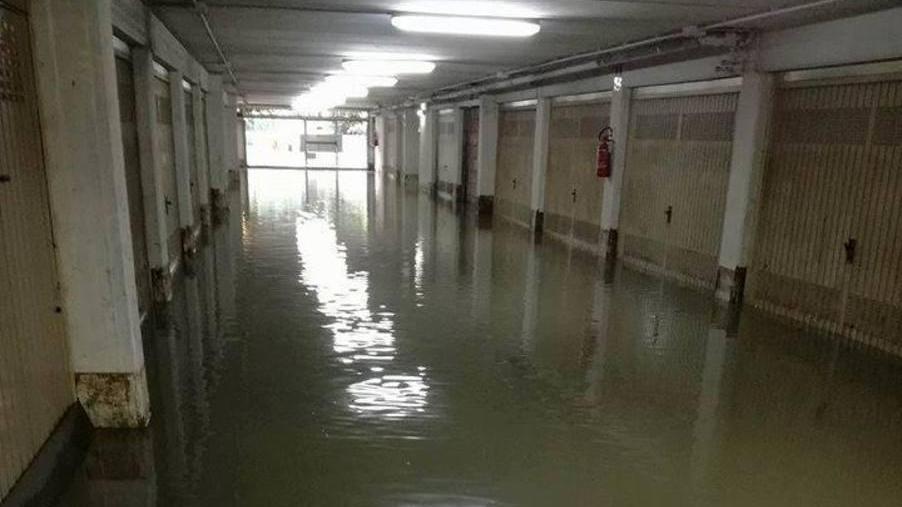 Forte acquazzone estivo e Aulla va sott’acqua Decine di fondi allagati