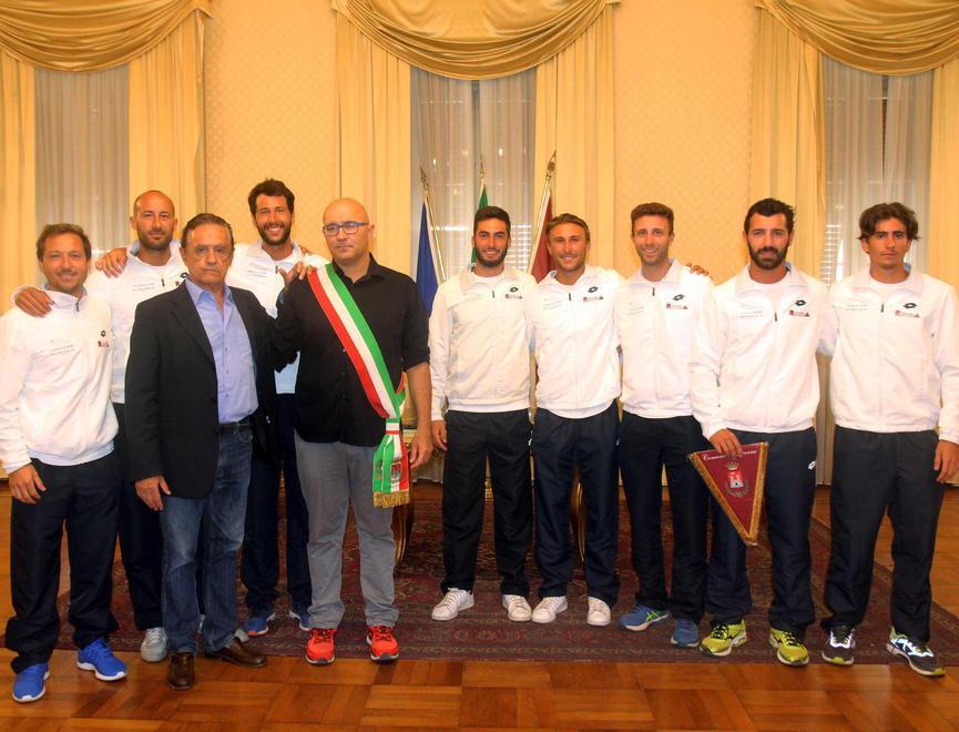 Foto di gruppo per gli artefici del grande salto