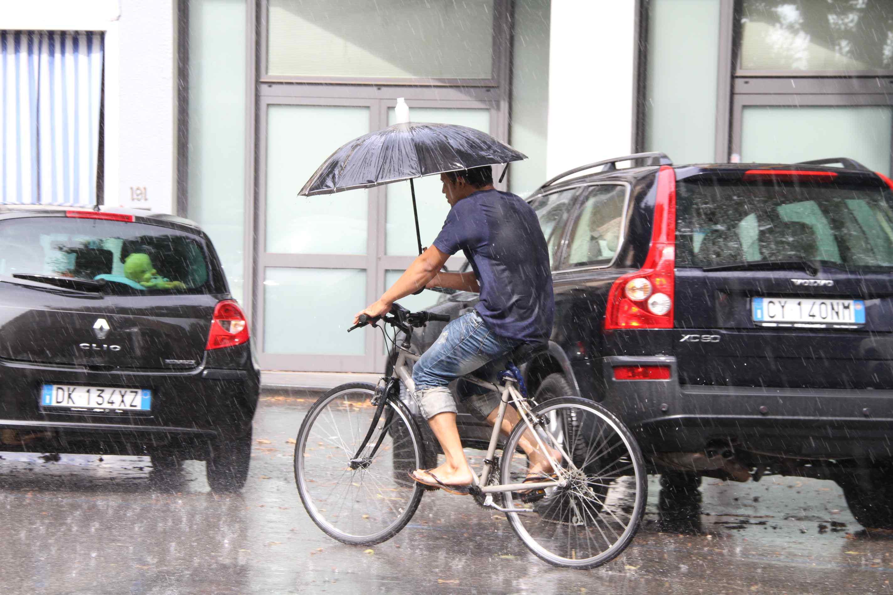 Temporale estivo a Prato (foto Batavia)
