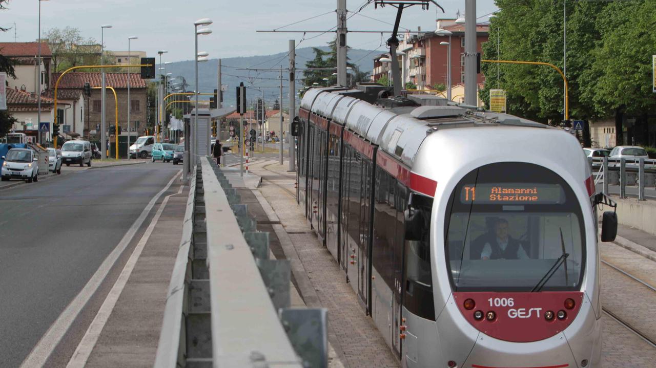 Tramvia, folla all'inaugurazione della nuova linea Leonardo