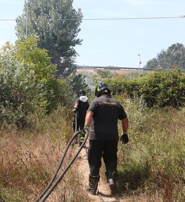 I piromani mettono a fuoco la Partaccia Un’ora di paura tra le fiamme e il fumo 