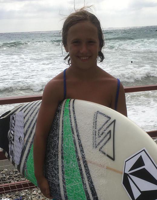 A 12 anni Tancredi salva con la tavola da surf un turista in difficoltà 