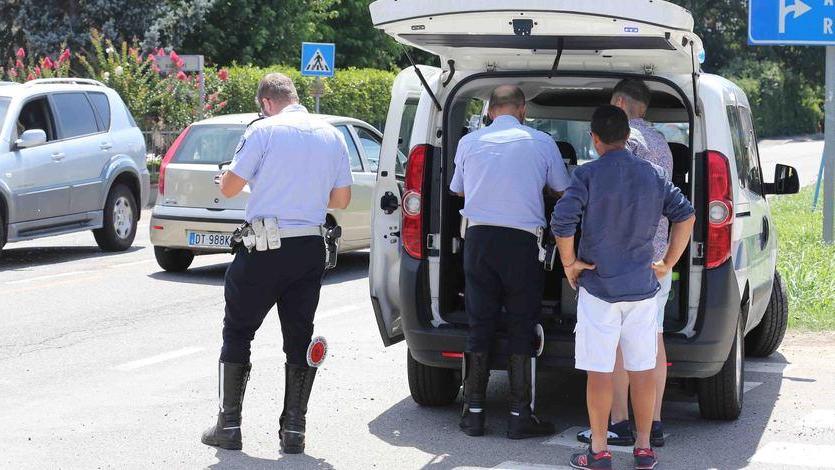 Schianto tra auto con bimbi a bordo Coinvolti in sei