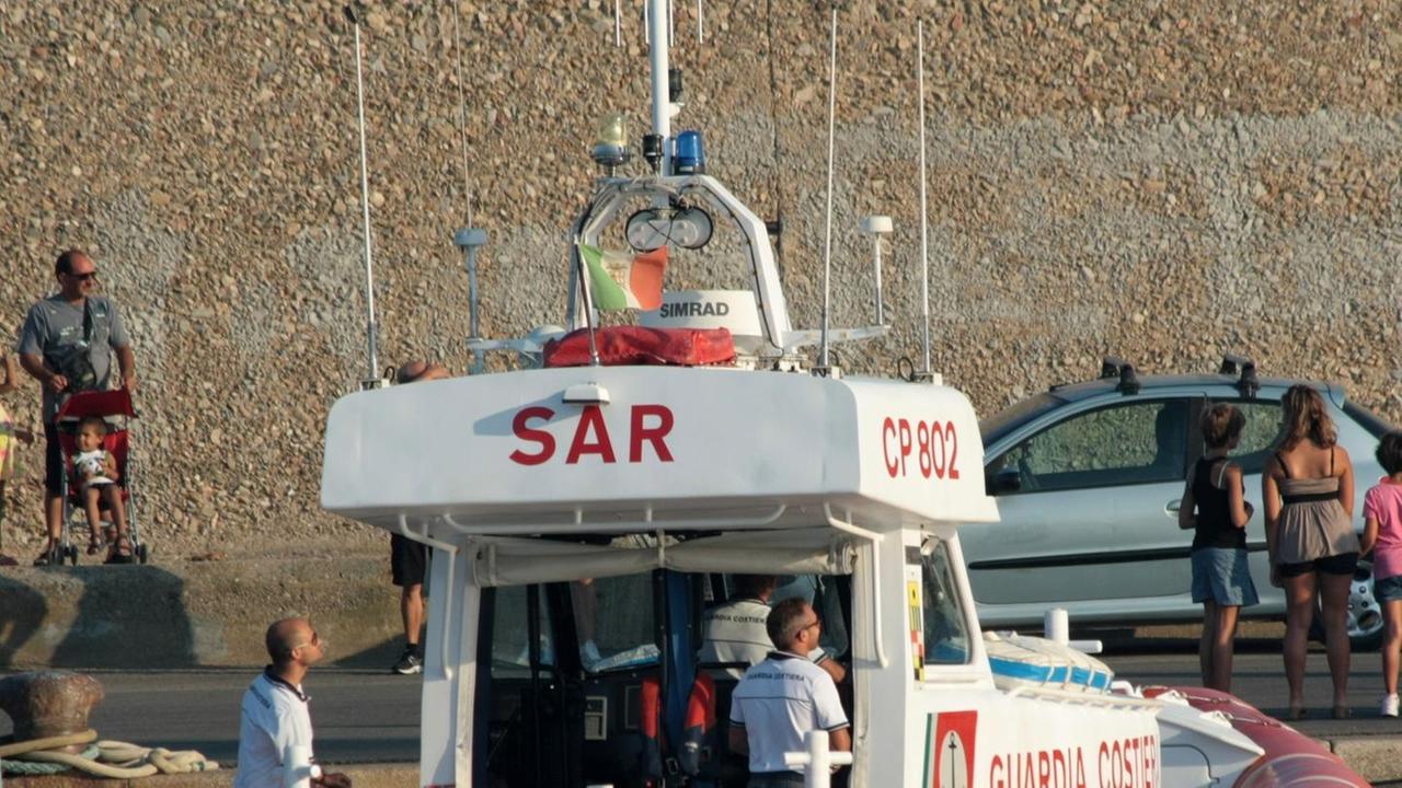 Turista colto da malore in mare soccorso dalla motovedetta